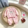 Novo conjunto doce para crianças de comércio exterior: moletom e calça jogger, estilo outono, versão coreana da moda, roupas infantis, conjunto de duas peças para primavera e outono
