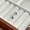 Pendientes de Plata S925 de Alta Gama con Aguja, Moda Microincrustados de Granate Rojo Cuadrado con Diseño de Lujo Femenino y Accesible