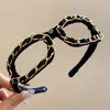Faixa de Cabeça com Óculos Estilo Chanel para Mulheres, Versátil para o Dia a Dia, Luxo Leve com Toque Sofisticado, Faixa de Cabeça com Corrente de Metal, Acessório de Cabelo com Pente de Coroa Alta