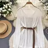 Suéter de punto de manga larga con diseño hueco estilo perezoso para mujer, atuendo de chica popular, top casual de temperamento retro para mujeres petite, top blanco