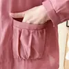 Nueva moda de otoño para madres, top bordado de cuello alto, camisa casual de manga larga con doble bolsillo para mujeres de mediana edad y mayores