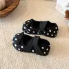 Sapatos Mary Jane de Bolinhas Retrô para Bebê 2026 Novo Estilo Primavera/Outono Tira Cruzada para Meninas com Saia Sapatos de Couro de Princesa Sapatos Individuais