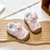 Primeiros sapatos de caminhada para bebê menina, sapatos de couro para meninas, novos sapatos de princesa com laço de renda outono 2026, sapatilhas de boneca, sapatos infantis