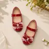 Zapatos planos ligeros de piel para niña para usar con vestido de fiesta de cumpleaños, charol brillante con lazo de pedrería, zapatos para niños