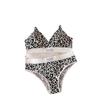 Conjunto de ropa interior sexy con estampado de leopardo francés transfronterizo, copa triangular de escote profundo, espalda de belleza, sin aro de acero, para comercio exterior