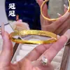 Pulseira Exquisita de Flor de Ginkgo Eletrodepositada a Vácuo com Gelo Triturado para Mulheres, Toque de Luxo Leve de Alta Qualidade, Pulseira de Latão Banhada a Ouro Que Não Desbota Facilmente
