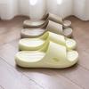 Zapatillas nuevas para hombre 2025 Traje de verano para hombre Interior Hogar Antideslizantes Zapatillas simples de mierda Zapatillas de hombre