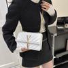 Bolsa de Ombro Feminina 2023 Inverno Nova Cor Sólida Moda Moderna Ins Bolsa Transversal Bordado V-treliça Corrente Bolsa Quadrada Pequena Tendência