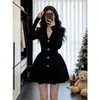 Vestido Francés Pequeño de Cuello en V con Cintura Fruncida para Mujer Otoño/Invierno Gama Alta Estilo Nuevo Lujo Ligero Adelgazante Temperamento Vestido de Línea A