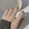 Nuevo Anillo de Cruz de Perla para Mujer, Diseño de Moda, Anillo Abierto Simple y Único, Joyería de Lujo Ligero de Nicho de Gama Alta