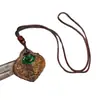 Madera de Agar Natural Incrustada con un Colgante Ruyi de Paz, un Símbolo de Buena Fortuna y Prosperidad, Adorno Colgante Tallado a Mano para Llevar en el Cuello