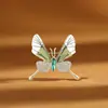 Novo Broche de Borboleta para Mulheres, Alto Padrão, Luxo Leve, Simples e Elegante, Alfinete de Roupa, Acessório de Pérola para Terno