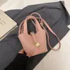 Elegante bolso cruzado para mujer, nuevo modelo 2026, bolso de hombro para dama, bolso de mano versátil para salidas de primavera, bolso tipo cubo