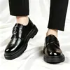 Zapatos de cuero formales de moda para hombre, de alta calidad, ultrafinos, con suela gruesa, modernos, zapatos casuales cómodos para hombre