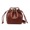 Bolsa balde retrô estilo coreano para mulheres, nova bolsa transversal casual fashion 2026, bolsa de ombro com corrente requintada e simples