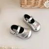 Zapatos de Cuero para Niñas 2026 Primavera y Otoño Estilo Nuevo Zapatos de Princesa Negros de Suela Blanda para Niños Mocasines Versátiles Antideslizantes Modernos