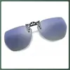 Las gafas de sol polarizadas con clip se pueden usar sobre las gafas graduadas, son adecuadas para que los hombres las usen de día y de noche, específicamente para conducir, pescar y visión nocturna.