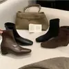 Botines cortos de mujer de nuevo estilo para otoño e invierno con textura de piel de vaca, piel suave, aumento interno de altura, punta cuadrada, cremallera trasera, modernos y versátiles, ajuste ceñido