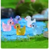 Mini Pato Amarelo Luminoso Famoso na Internet de 10 Cores Ornamento de Carro de Patinho Fofo Criativo Feito à Mão Materiais em Estoque Atacado