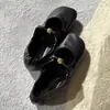 Versión de Piel de Oveja de Color Uva Estilo Ma con Hebilla Retorcida Zapatos Mary Jane Planos Suaves para Mujer con Boca Poco Profunda