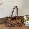 Bolso de Hombro Retro Moda Coreana para Viajes de Negocios para Mujer 2026 Primavera Nuevo de Moda Gran Capacidad Esmerilado para Hombro o Axila