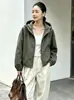 Chaqueta corta casual y moderna con capucha para mujer, nuevo estilo otoño 2026, chaqueta cortavientos versátil y elegante, perfecta para figuras petites