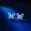 Pendientes de plata de ley s925, pendientes de botón huecos de mariposa full-diamond ultrabrillantes para mujer, lujo ligero, de alta gama, modernos y versátiles