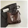 Bolso de Hombro Vintage de Cuero Suave Estilo Academia Gran Capacidad Bolso Cubo Cruzado de Hombro Único Bolso Sencillo para Viajes Diarios de Mujer