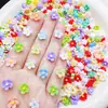 Popular Flor de Cinco Pétalos de Color Sólido 3D para Uñas, Lindo y Versátil Clip para Uñas y Cabello DIY Arte de Uñas Materiales Artificiales Venta al por Mayor