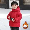 Chaqueta de Invierno de Algodón con Plumas para Niños 2026 Nuevo Estilo Abrigo de Algodón Cálido y Elegante para Niños Ropa Roja de Año Nuevo para Bebé