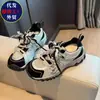 Zapatillas transpirables de malla, con bloques de color, suela gruesa para mujer, nuevo estilo 2026, ligeras, de suela gruesa, casuales y deportivas, adecuadas para ventas transfronterizas