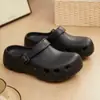 Pantuflas de Mujer Verano Nuevas Hogar Interior Suela Gruesa Antideslizantes Se Pueden Usar Afuera Versátiles Lindas Agujeros Corazón de Niña Zapatos