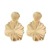 Novos Brincos Femininos Amazon Estilo Casual Fashion com Design de Textura Plissada Irregular de Folha