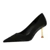 9527 Moda Francesa Estilo Banquete Punta Fina Poco Profundos Dorado Satín de Seda Tacones Altos para Mujer Zapatos de Tacón de Metal de Gama Alta para Mujer