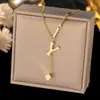 Estilo minimalista de moda transfronterizo, popular cadena para la clavícula de 26 letras, diseño único con colgantes cuadrados y de borla, collar para mujer