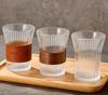 Taza de café estilo japonés taza de vidrio resistente al calor taza para hacer té lavada a mano taza de café de oreja colgante de aspecto elegante patrón vertical taza para té caliente al por mayor