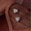 Pendientes de Tornillo de Bola Retorcida de Nuevo Estilo para Mujer, Diseño de Nicho Ins, Simples y Elegantes, Lujo Ligero, Pendientes Versátiles y Exquisitos