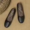 Zapatos de Salón de Punta Cuadrada y Boca Baja 2026 Nuevo Estilo Piel Genuina Suela Suave Zapatos de Mujer para Primavera y Otoño Zapatos de Cuero Retro Cómodos para Madres