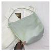 Corea del Sur Nuevo Bolso Tote de Seda de Doble Cara para Mujer 2024 Diseño de Nicho Bolso de Hombro Ins Casual para Viajes Diarios Bolso Cubo