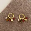 Brincos de Olho de Tigre com Pedras Vermelhas e Contas, Estilo Novo Outono e Inverno para Mulheres, High-End, Luxo Leve, Modernos e da Moda