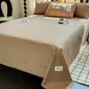 Lençol de Jacquard 100% Algodão Peça Única Dormitório Estudantil Cor Sólida Capa de Colcha Fronha Conjunto de Três Peças para Uso na Cama