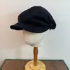 Gorra de boina de ante plisada estilo japonés para hombre y mujer, Boina de pintor de color liso irregular retro estilo británico
