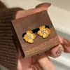 Livro Vermelho Estilo Chinês Explosivo Flor Dourada Pequena Diamante Desenho Brincos Retrô Versátil Acessórios Vintage de Luxo Leve