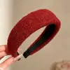 Nueva diadema de ala ancha 2026 para mujer, diseñada para levantar la línea del cabello y mantener el cabello en su lugar mientras te lavas la cara, con un estilo retro adecuado para otoño e invierno, y ofreciendo un aspecto sofisticado