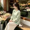 Qualidade garantida, seda, redutor de idade, elegante, plus size, estilo chinês, novo design chinês, cetim, padrão floral sutil, camisa de outono de alta qualidade