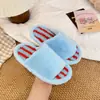 Pantuflas peludas para mujer para usar en exteriores, nuevo estilo otoño e invierno 2026, súper populares, antideslizantes, cálidas, de suela plana, pantuflas de algodón de una tira para uso en casa