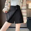 Pantalones de pana estilo coreano para mujer, adecuados para ir al trabajo, nuevo diseño de invierno, pantalones cortos irregulares de corte ajustado