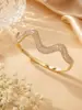 Superficie Ondulada Incrustada con Circonita, Pulsera Personalizada de Moda, Lujo Ligero de Moda, Accesorio de Mano Geométrico de Nicho Minimalista