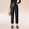 Calça Cropped Fashionável Slim-Fit de Couro PU Outono/Inverno 2026, Estilo Coreano, Elegante de Cintura Alta Solta Afunilada para o Dia a Dia