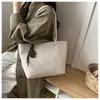 Bolsa Tote Transfronteiriça Grande Capacidade Relaxada Estilosa 2026 Nova Moda Casual Textura Tecida para o Dia a Dia Ombro Único Sob o Braço